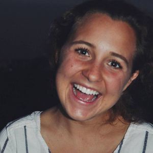 Meet your Posher, Chloe